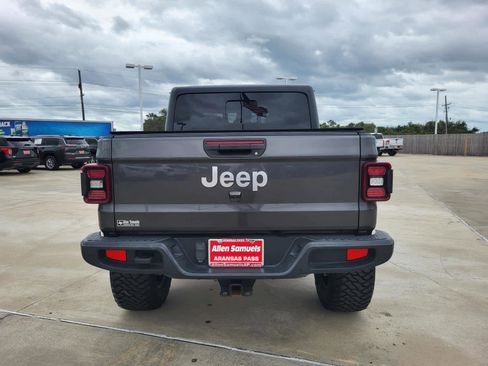 Used 2020 Jeep Gladiator Overland image 4