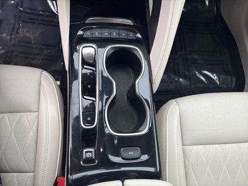 Used 2023 Buick Envision Avenir image 24