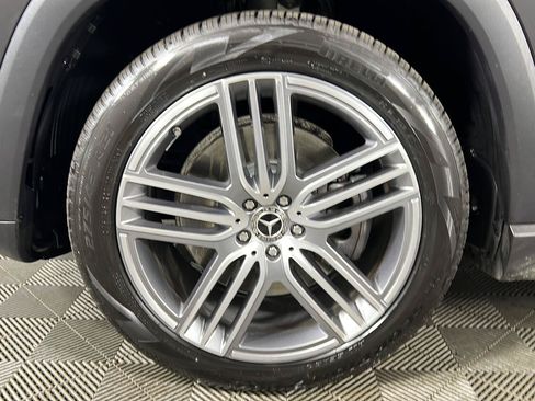 Certified 2025 Mercedes-Benz GLS 450 4MATIC image 28