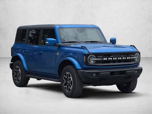 Used 2024 Ford Bronco Outer Banks AWD/4WD image 3