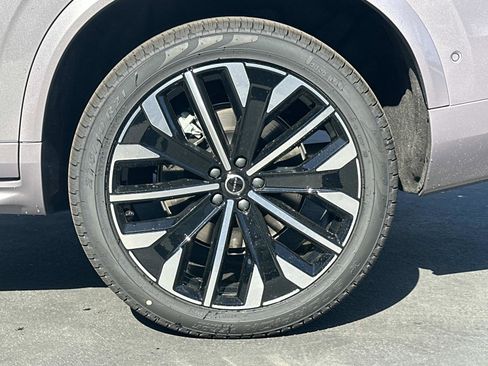 New 2026 Volvo XC90 B6 Plus image 24