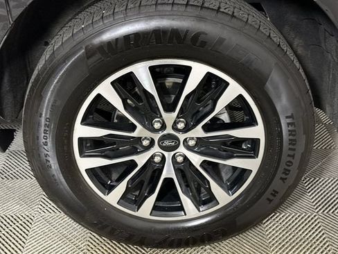 Used 2025 Ford Expedition Max Platinum AWD/4WD image 34