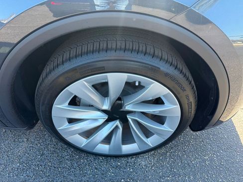 Used 2026 Tesla Model Y 2WD image 34