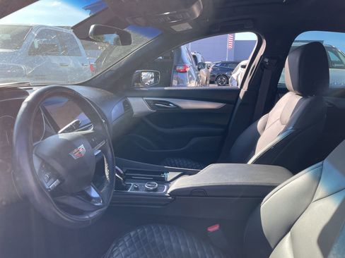 Used 2023 Cadillac CT5 Luxury w/ LPO, ONYX Package image 5