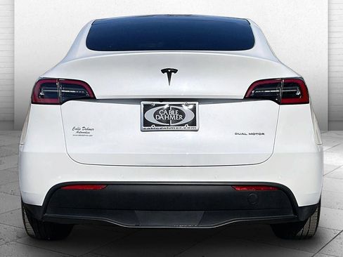 Used 2020 Tesla Model Y Long Range image 3