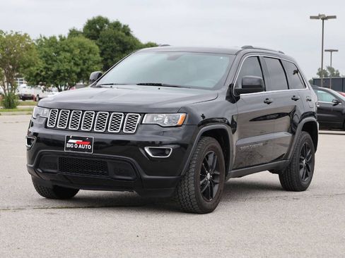 Used 2017 Jeep Grand Cherokee Laredo w/ Quick Order Package 23E AWD/4WD image 6