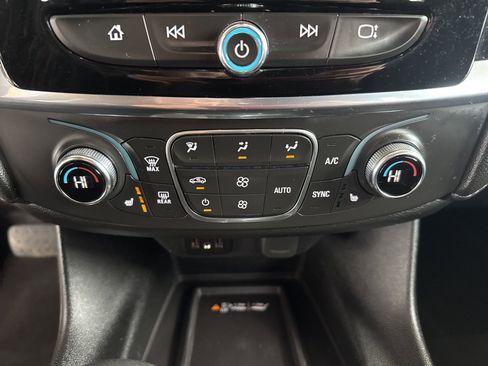 Used 2023 Chevrolet Traverse LT image 33