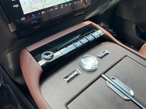 New 2026 Lincoln Navigator Reserve AWD/4WD image 31