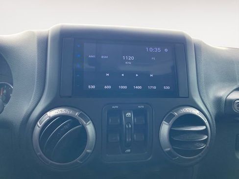 Used 2015 Jeep Wrangler Unlimited Sport w/ Quick Order Package 23S AWD/4WD image 22