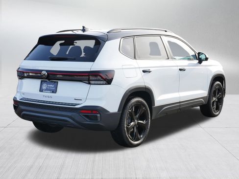 Used 2025 Volkswagen Taos SE image 7