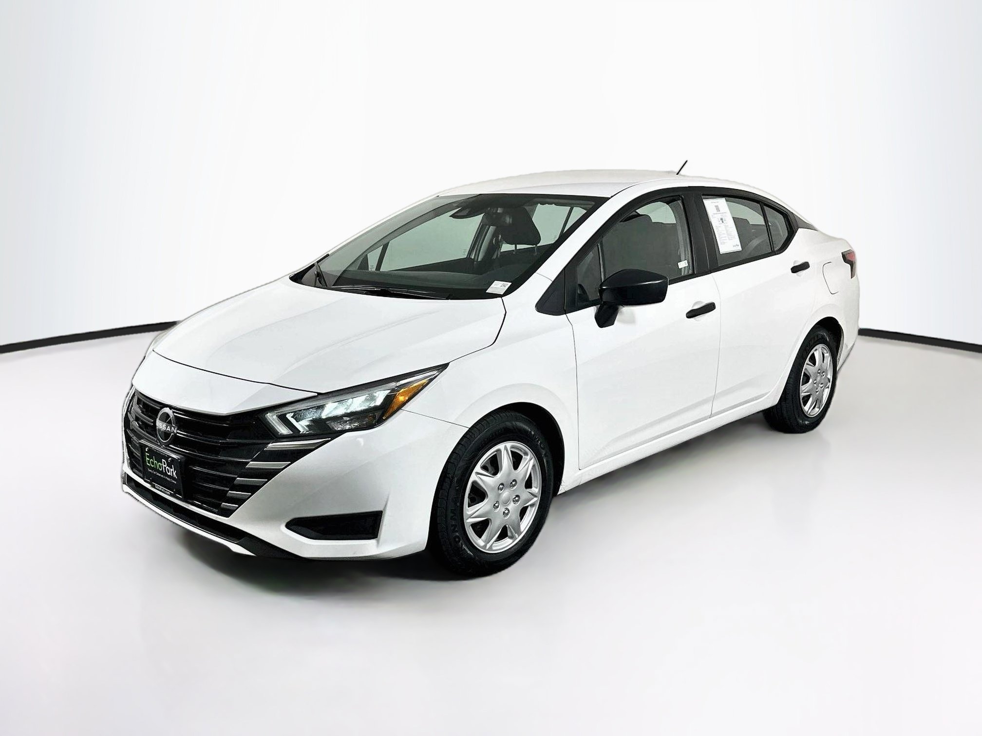 Used 2025 Nissan Versa S FWD image 3