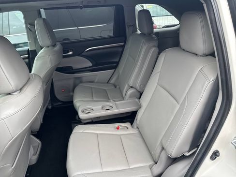 Used 2015 Toyota Highlander Limited AWD/4WD image 35