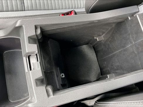 Used 2018 Ford Escape SE w/ SE Sport Appearance Package image 24