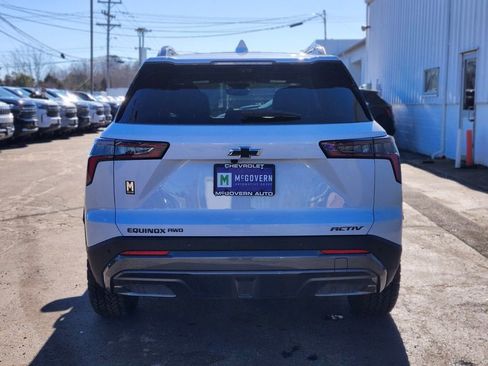 Used 2026 Chevrolet Equinox ACTIV w/ Convenience Package III AWD/4WD image 4