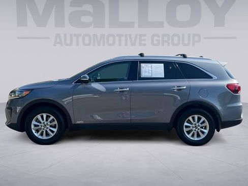 Used 2019 Kia Sorento AWD w/ LX Convenience Package image 2