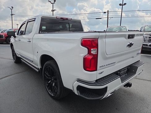 Used 2023 Chevrolet Silverado 1500 High Country w/ High Country Premium Package AWD/4WD image 4