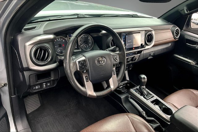 Used 2018 Toyota Tacoma Limited AWD/4WD image 18