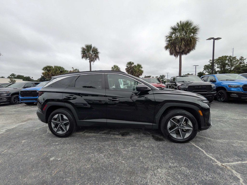 Used 2025 Hyundai Tucson SEL AWD/4WD image 2