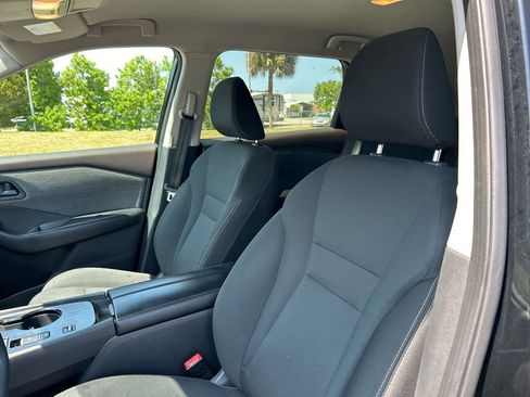 Used 2023 Nissan Rogue S image 14