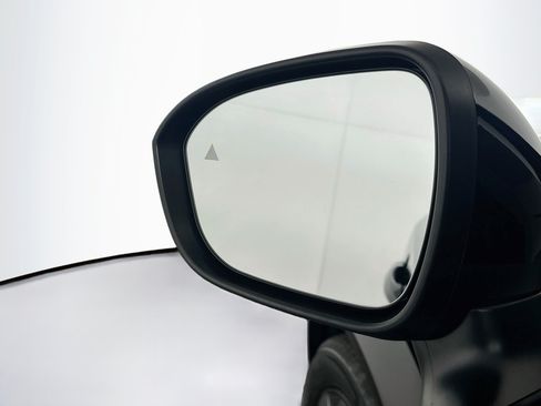 Used 2023 Nissan Ariya FWD image 16