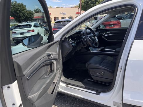 Certified 2024 Audi Q8 e-tron Prestige w/ Prestige Package image 7