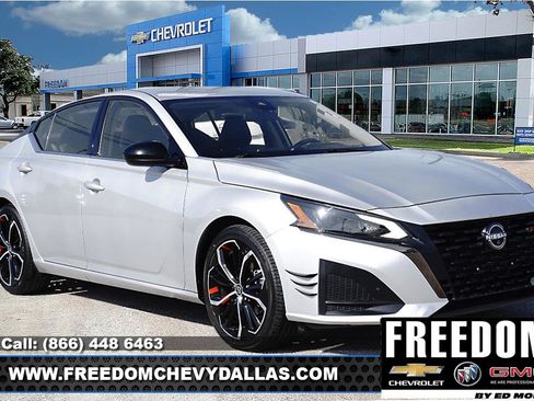 Used 2023 Nissan Altima 2.5 SR FWD image 1