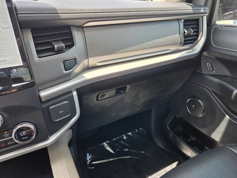 Used 2022 Ford Expedition XLT RWD image 28