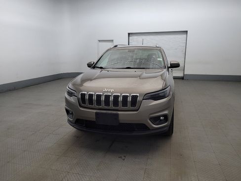 Used 2019 Jeep Cherokee Latitude Plus w/ Cold Weather Group image 15