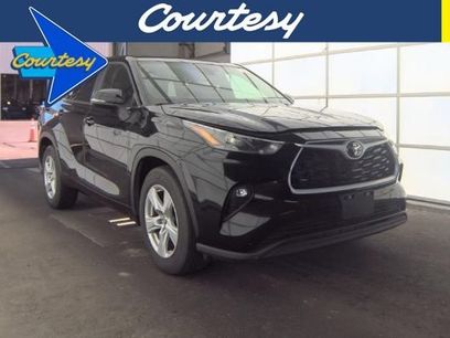 Used 2025 Toyota Highlander LE