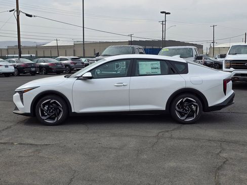 New 2025 Kia K4 EX image 2