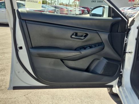 Used 2025 Nissan Sentra S FWD image 12