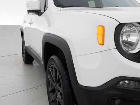 Used 2018 Jeep Renegade Altitude w/ UConnect 8.4 Nav Group AWD/4WD image 11