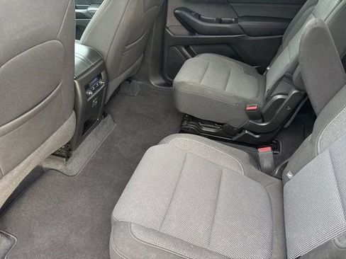 Used 2022 Chevrolet Traverse LT w/ Midnight/Sport Edition image 31