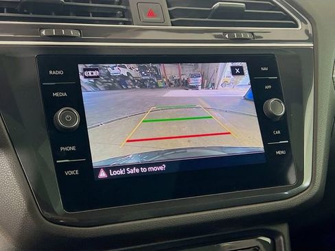 Used 2024 Volkswagen Tiguan SEL R-Line image 15