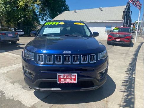 Used 2017 Jeep Compass Latitude w/ Popular Equipment Group AWD/4WD image 9
