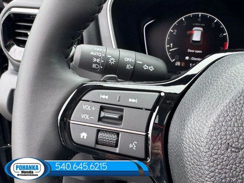 New 2025 Honda Pilot Touring image 24