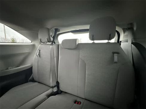 Used 2022 Toyota Sienna LE image 17