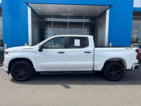 Used 2021 Chevrolet Silverado 1500 Custom w/ Rally Edition AWD/4WD image 9
