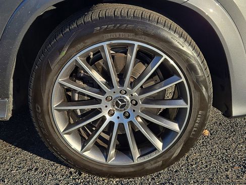 Used 2024 Mercedes-Benz GLE 350 4MATIC w/ AMG Line Exterior image 8