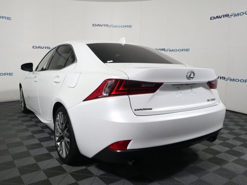 Used 2015 Lexus IS 250 RWD image 9