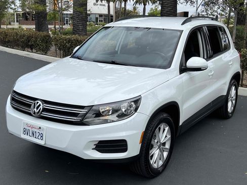 Used 2017 Volkswagen Tiguan Limited w/ Premium Package FWD image 18