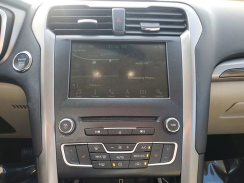 Certified 2018 Ford Fusion SE w/ Fusion SE Technology Package image 25