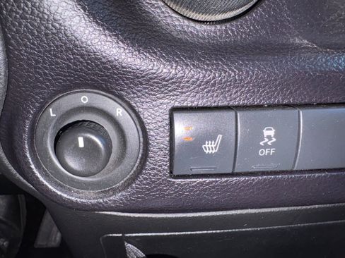 Used 2016 Jeep Wrangler Unlimited Rubicon image 33