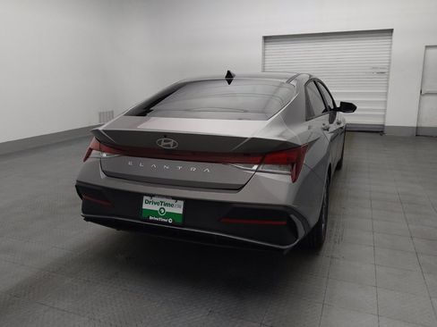 Used 2024 Hyundai Elantra SEL FWD image 7