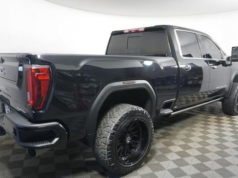 Used 2023 GMC Sierra 2500 Denali w/ Denali Black Diamond Edition image 3