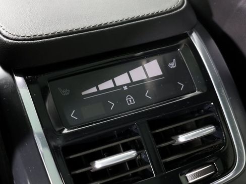 Used 2023 Volvo XC90 T8 Ultimate image 28