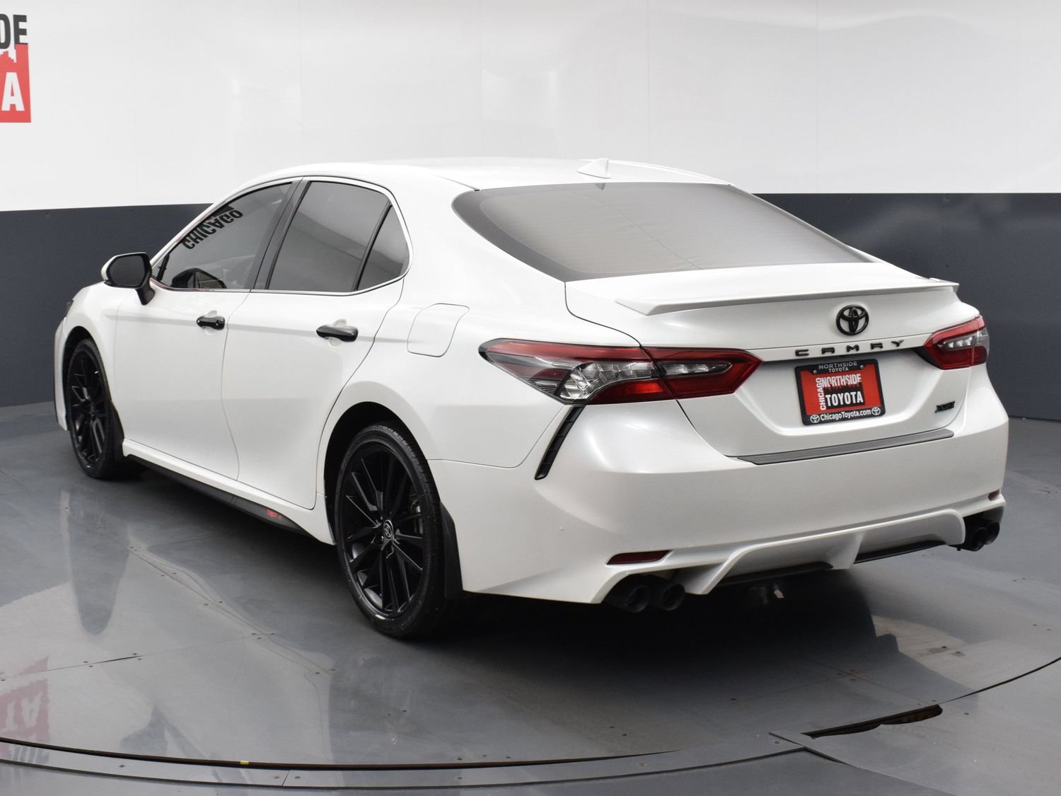 Used 2023 Toyota Camry XSE FWD image 3