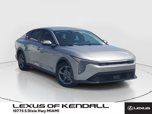 Used 2025 Kia K4 FWD image 1