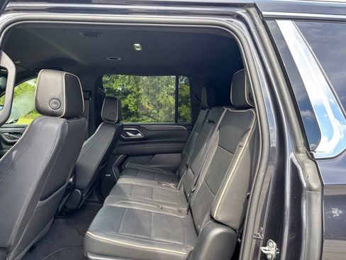 Used 2023 GMC Yukon XL SLT w/ SLT Luxury Package RWD image 15