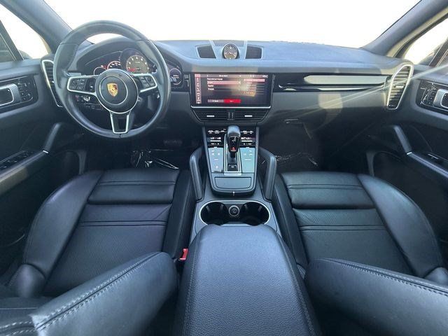 Used 2021 Porsche Cayenne w/ Premium Package AWD/4WD image 12